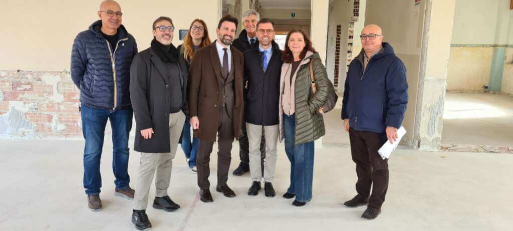 Noicattaro, al via i lavori per la nuova Casa della Comunità: sorgerà nell’ex scuola dell’infanzia – FOTO