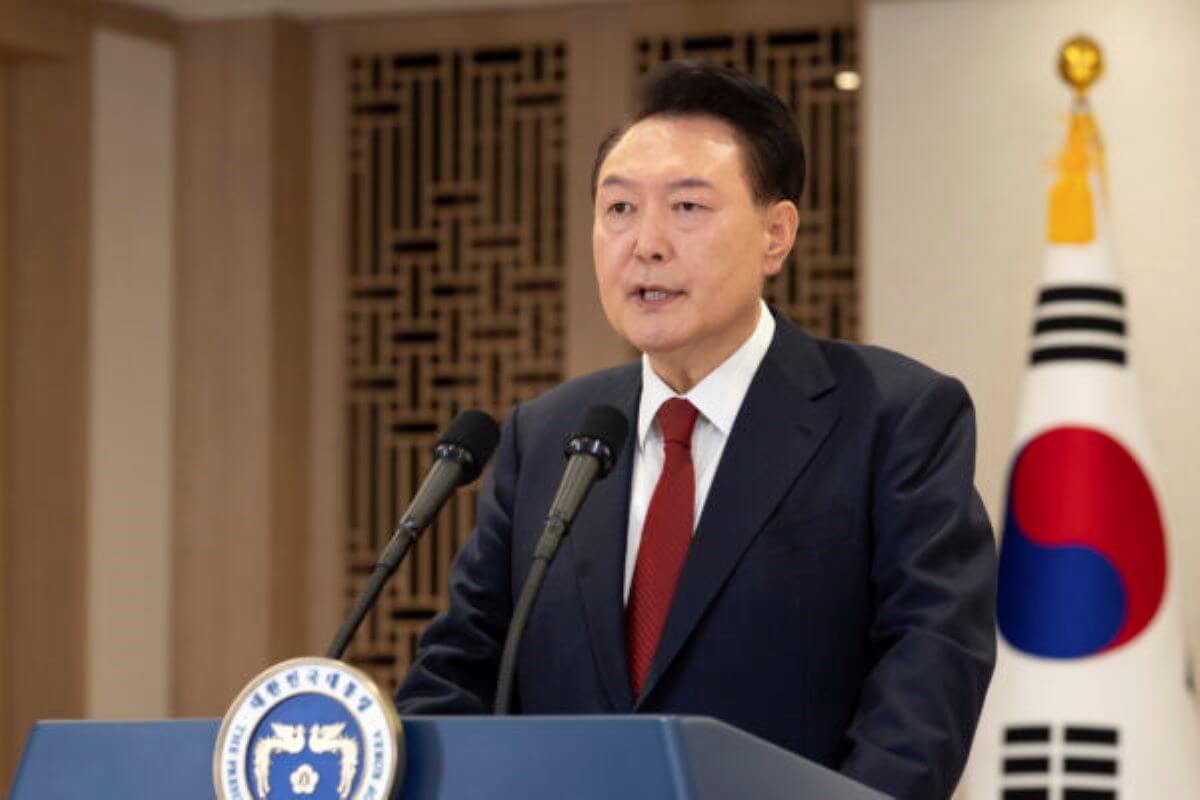 Sud Corea, il Parlamento approva l’impeachment del presidente Yoon: ora può perdere i poteri
