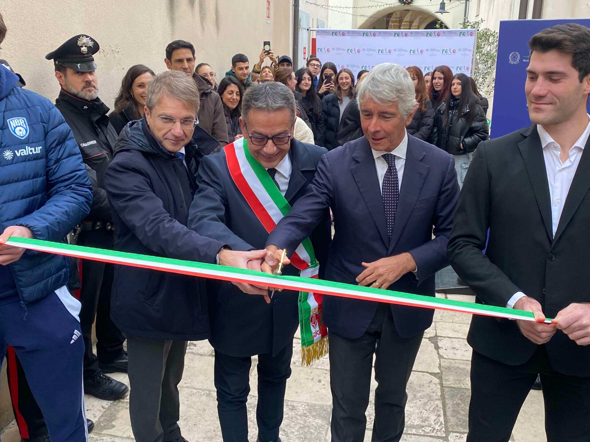 Un ponte tra giovani e imprese: il ministro Abodi inaugura l’hub del progetto “Rete” a Brindisi