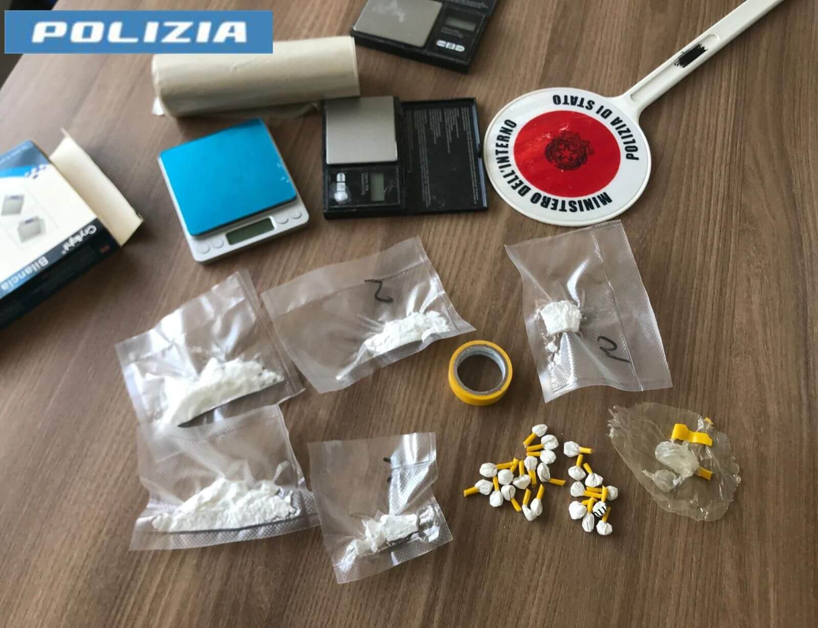 Spaccia cocaina a un passo dalla questura di Andria: arrestato un uomo di 47 anni Spaccia cocaina a un passo dalla questura di Andria: arrestato un uomo di 47 anni