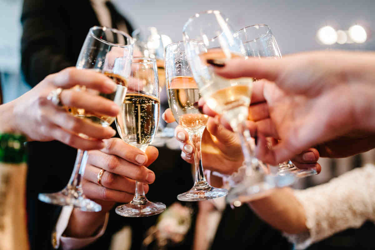 Capodanno in Puglia, sempre più brindisi con spumante locale