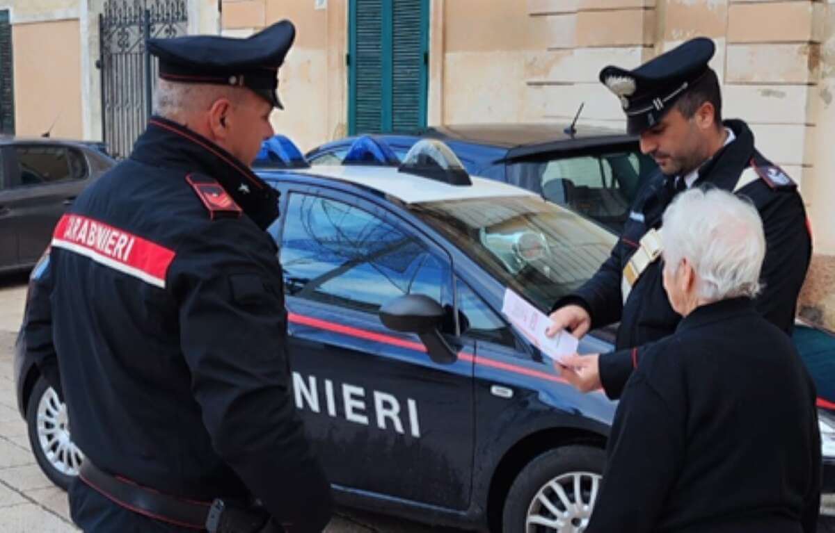Finto carabiniere chiede 99mila euro a un’anziana salentina: truffa sventata da un impiegato di banca