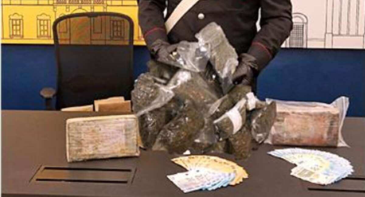 Blitz a Parma, smantellata vasta rete di spaccio: fra i 10 arresti anche un barese di 47 anni Blitz a Parma, smantellata vasta rete di spaccio: fra i 10 arresti anche un barese di 47 anni