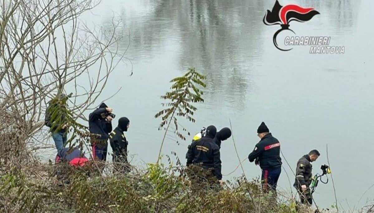 Asola, litigano sul bus dopo la scuola e spunta la pistola: ferito un 17enne, arrestato un 16enne