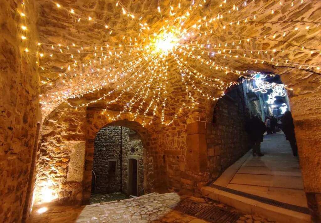 Celle di San Vito, da Babbo Natale un panettone per tutti i 140 abitanti del piccolo borgo