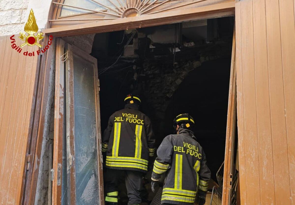 Crollo del solaio in una palazzina a Molfetta: dimessa la 62enne ferita, prognosi di 30 giorni Crollo del solaio in una palazzina a Molfetta: dimessa la 62enne ferita, prognosi di 30 giorni