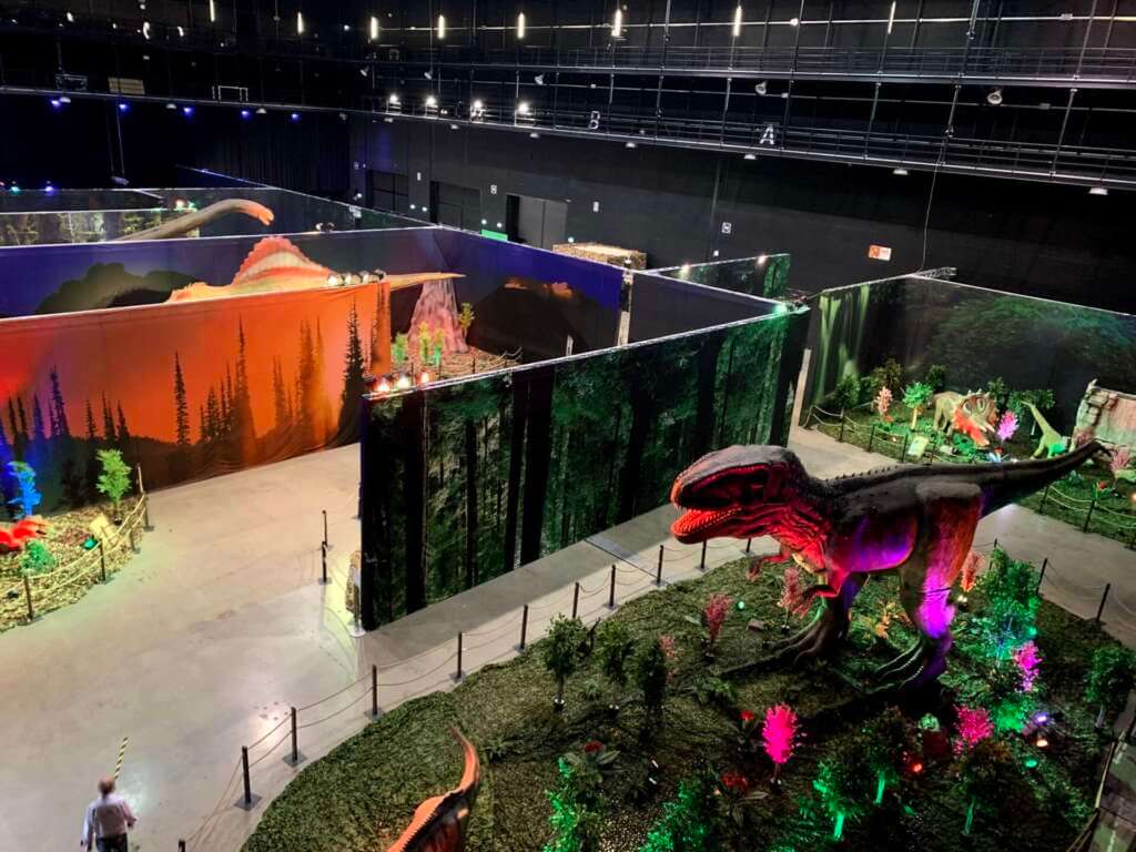 Bari si prepara all’invasione dei dinosauri: in Fiera del Levante il parco giurassico a grandezza naturale
