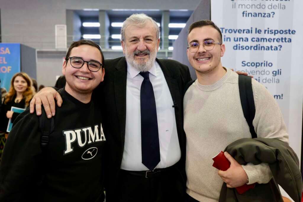 Via al Salone dello studente a Bari: attesi 40mila ragazzi in Fiera del Levante – VIDEO