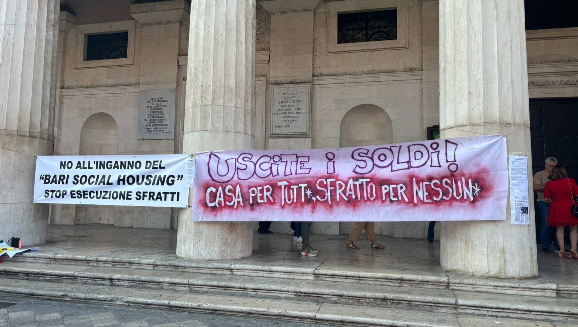 Emergenza abitativa a Bari, associazioni in piazza per rimandare gli sfratti Emergenza abitativa a Bari, associazioni in piazza per rimandare gli sfratti