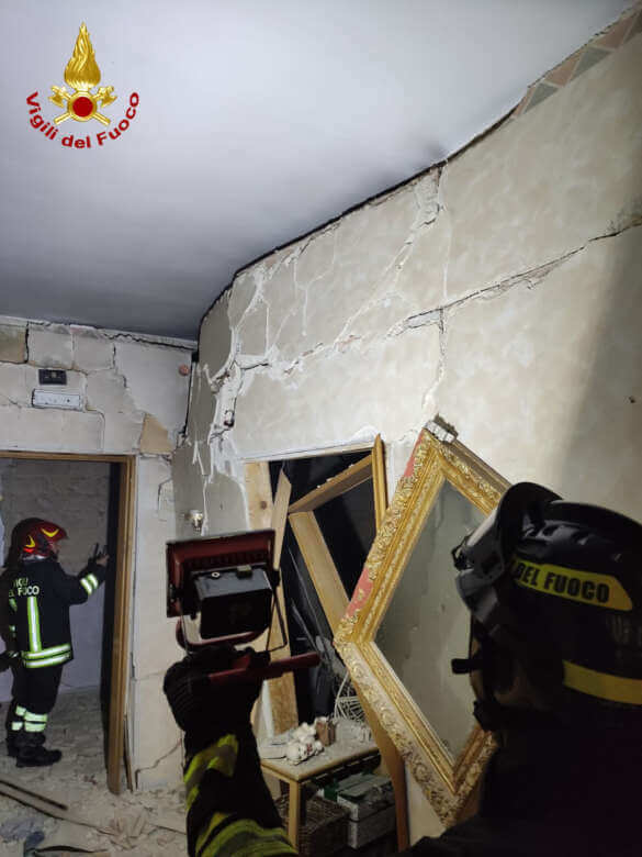 Esplosione e incendio in una palazzina a Ruvo di Puglia: due feriti e due famiglie evacuate