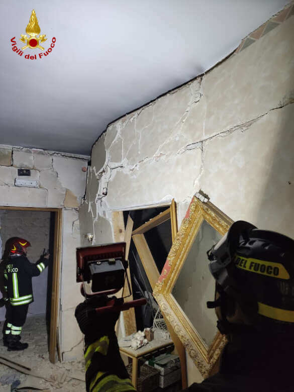 Esplosione e incendio in una palazzina a Ruvo di Puglia: due feriti e due famiglie evacuate
