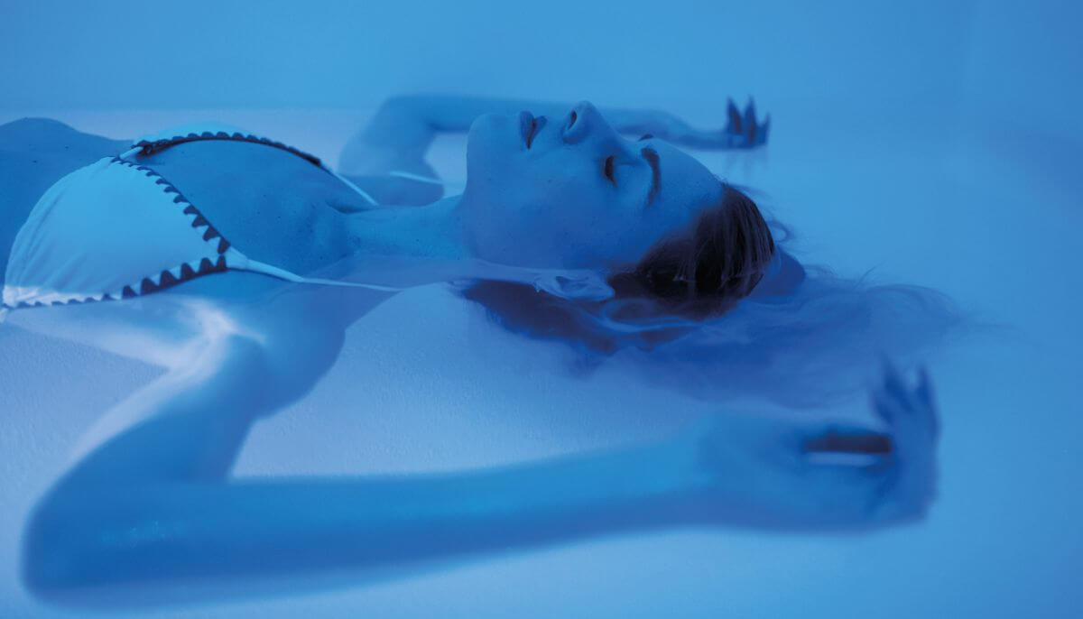 Floating, a Bari la nuova frontiera del relax: in acqua per rigenerare mente e corpo