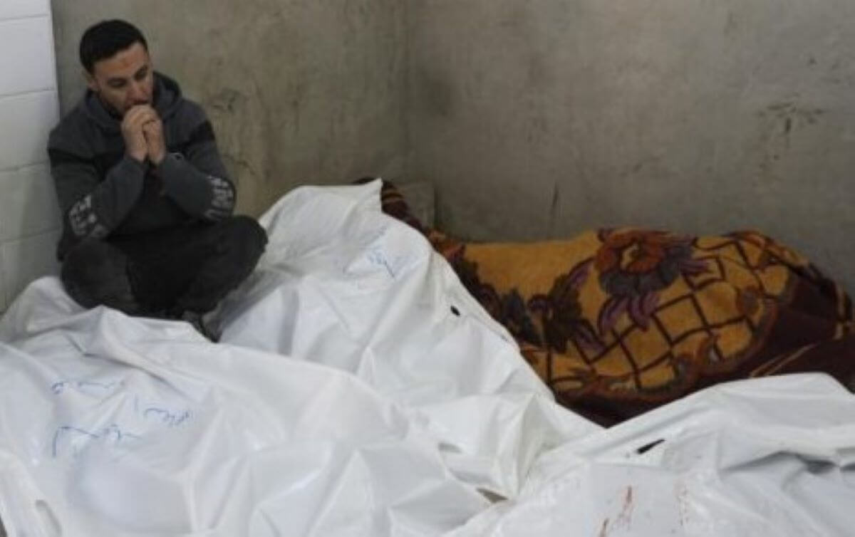 Gaza, neonato morto per il gelo: il quinto in meno di una settimana. Grave il gemello Gaza, neonato morto per il gelo: il quinto in meno di una settimana. Grave il gemello