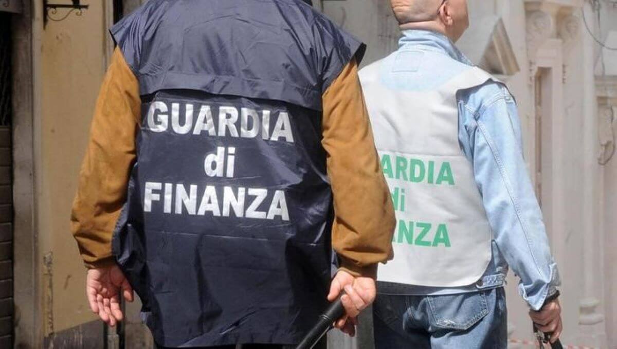 Rifiuti internazionali illegali, violazioni sui traffici transfrontalieri: sequestri per oltre 9milioni di Kg Rifiuti internazionali illegali, violazioni sui traffici transfrontalieri: sequestri per oltre 9milioni di Kg