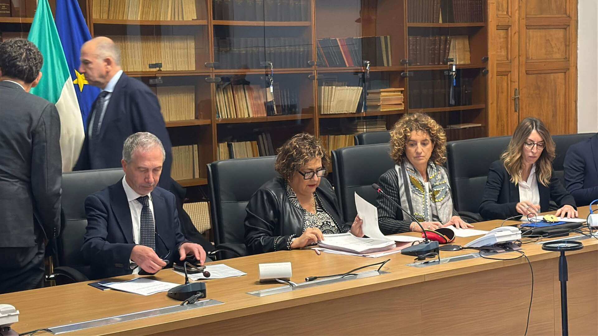 Taranto, via i blocchi degli autotrasportatori all’ex Ilva ma sul siderurgico restano le incertezze Taranto, via i blocchi degli autotrasportatori all’ex Ilva ma sul siderurgico restano le incertezze