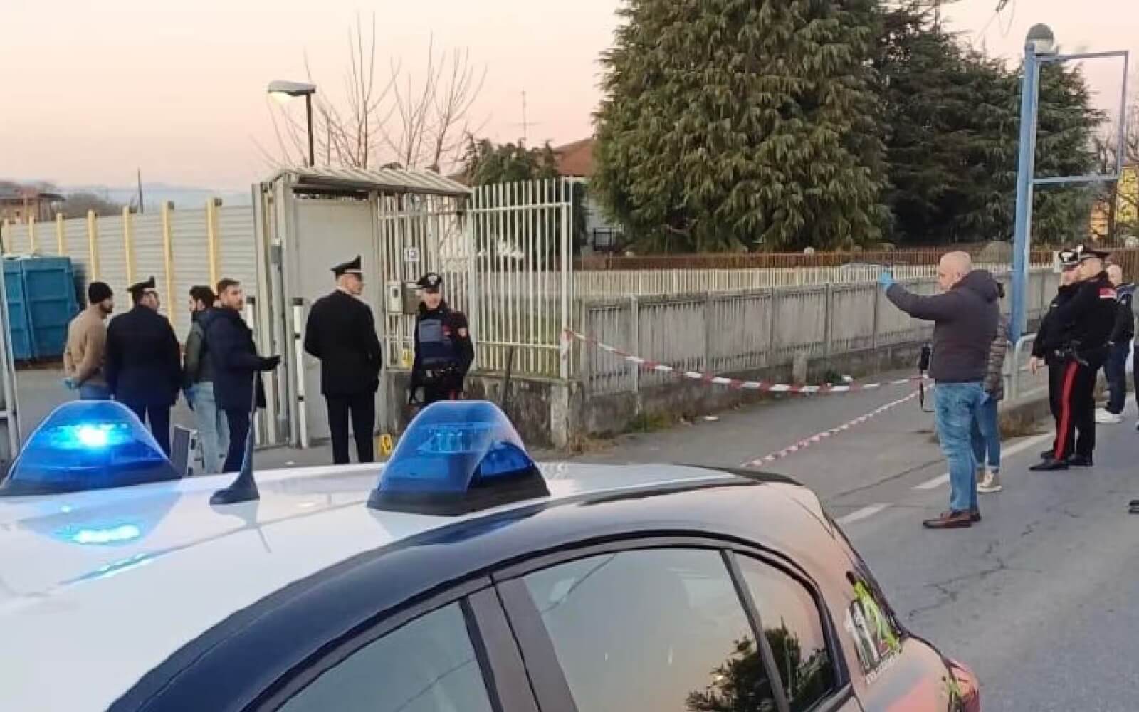 Bergamo, ucciso in strada da zio del fidanzato della figlia: tre indagati Bergamo, ucciso in strada da zio del fidanzato della figlia: tre indagati