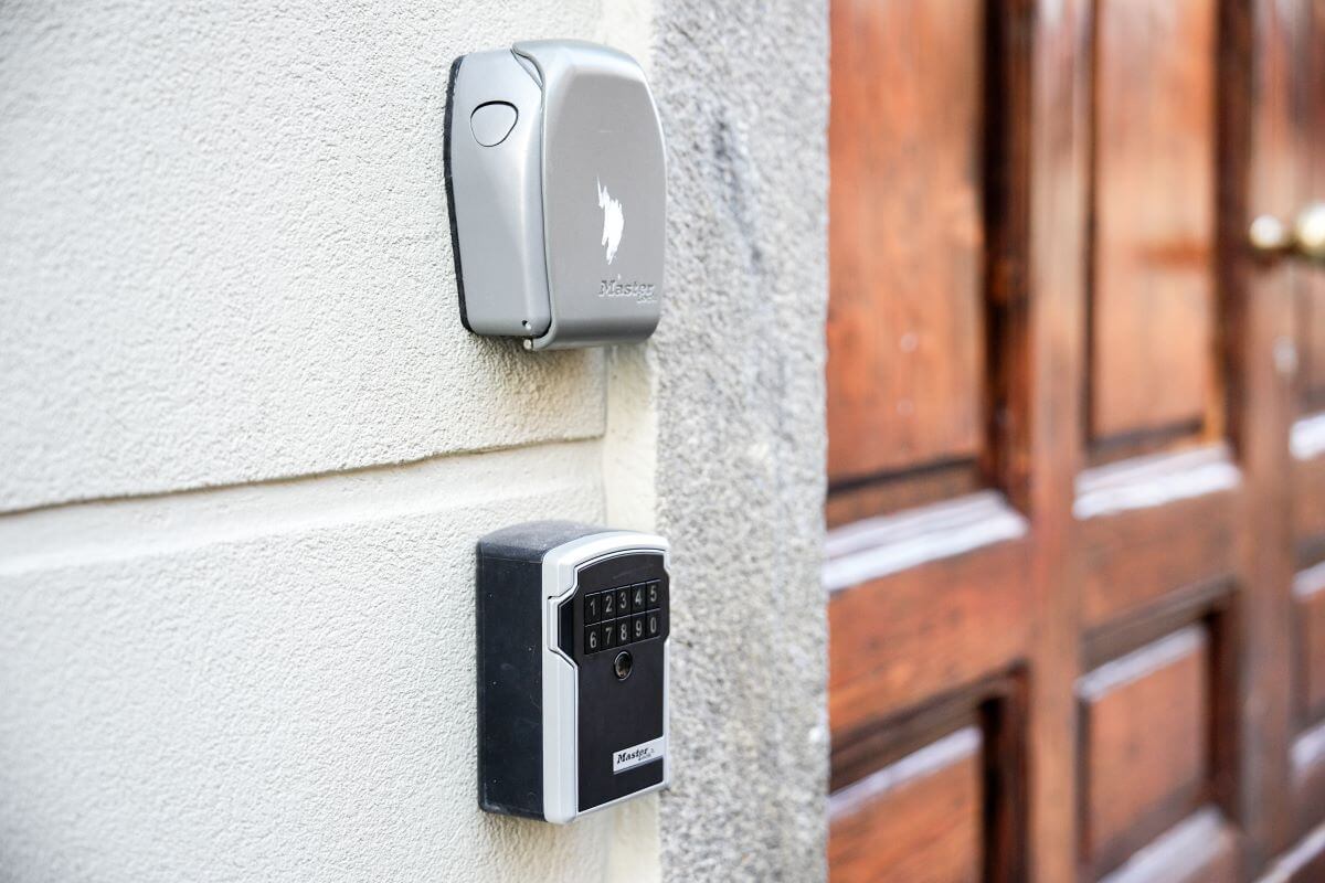 I titolari di b&b e case vacanza promuovono lo stop alle keybox: «Così staneremo i furbetti» I titolari di b&b e case vacanza promuovono lo stop alle keybox: «Così staneremo i furbetti»