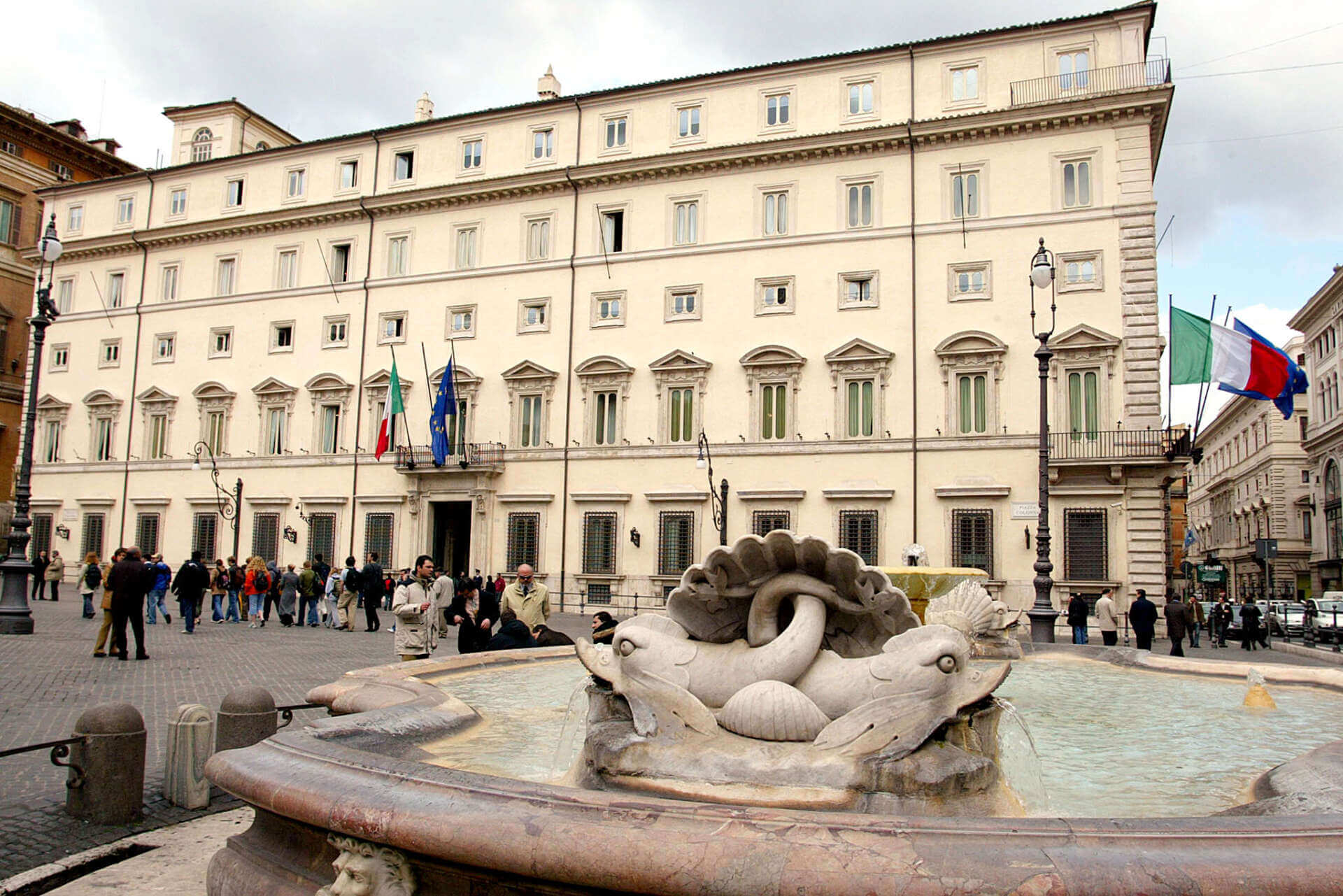 Manovra, i tempi adesso si allungano. Stallo in commissione: slitta l’aula