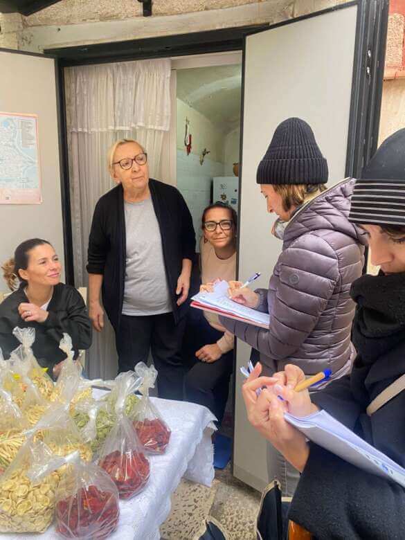 Bari, via alla mappatura delle pastaie nella città vecchia: «Partecipino al corso per la regolarizzazione» Bari, via alla mappatura delle pastaie nella città vecchia: «Partecipino al corso per la regolarizzazione»