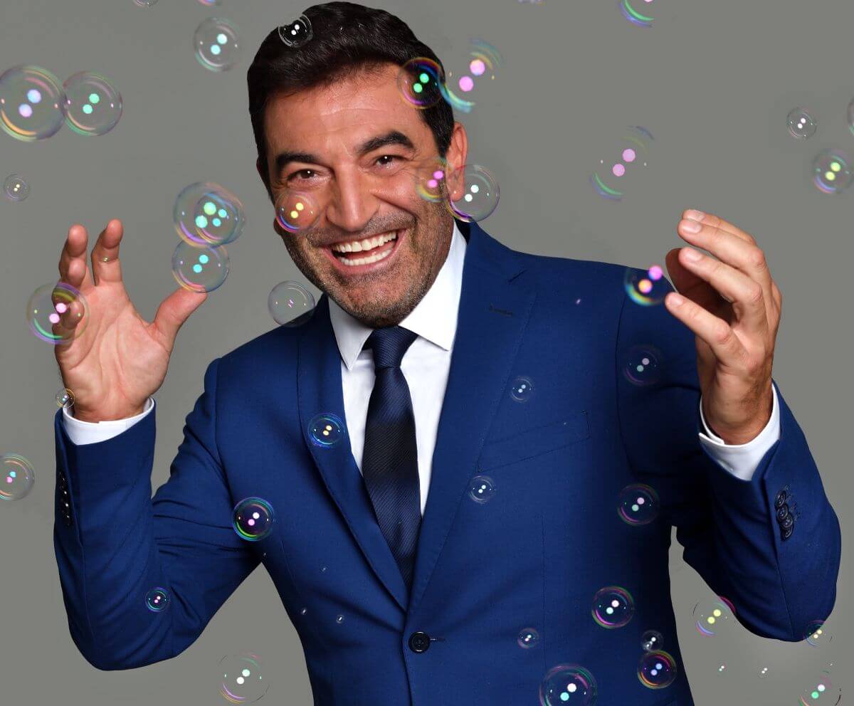 Max Giusti si racconta: «Che bello lavorare in tv con i Gialappi» – L’INTERVISTA Max Giusti si racconta: «Che bello lavorare in tv con i Gialappi» – L’INTERVISTA
