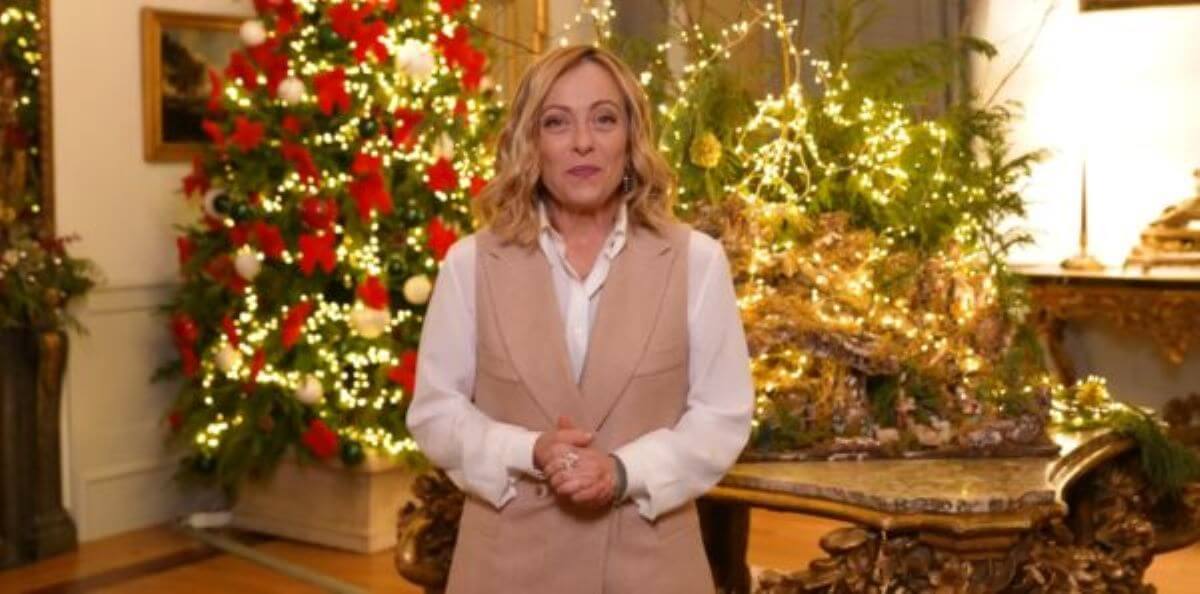 Natale, gli auguri di Giorgia Meloni: «Sarà un 2025 impegnativo, ricarichiamo le batterie» Natale, gli auguri di Giorgia Meloni: «Sarà un 2025 impegnativo, ricarichiamo le batterie»