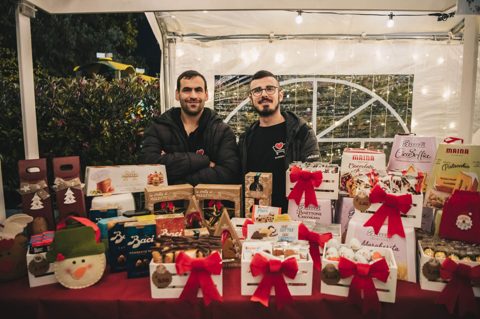 Tra tradizione e solidarietà: la Network Contacts apre le porte ai mercatini di Natale Tra tradizione e solidarietà: la Network Contacts apre le porte ai mercatini di Natale