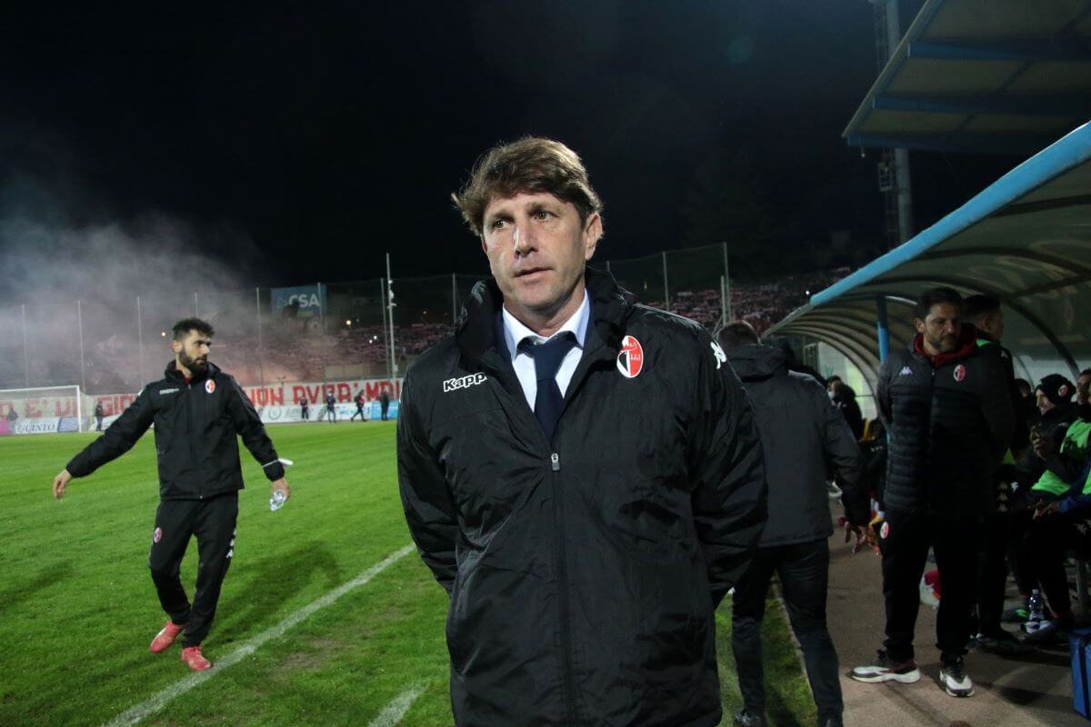 Bari-Cesena, il ritorno di Mignani al “San Nicola”. I tifosi all’unisono: «Merita solo applausi»