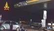 Monopoli, 20enne si schianta con l’auto contro un distributore di benzina: colonnina a fuoco
