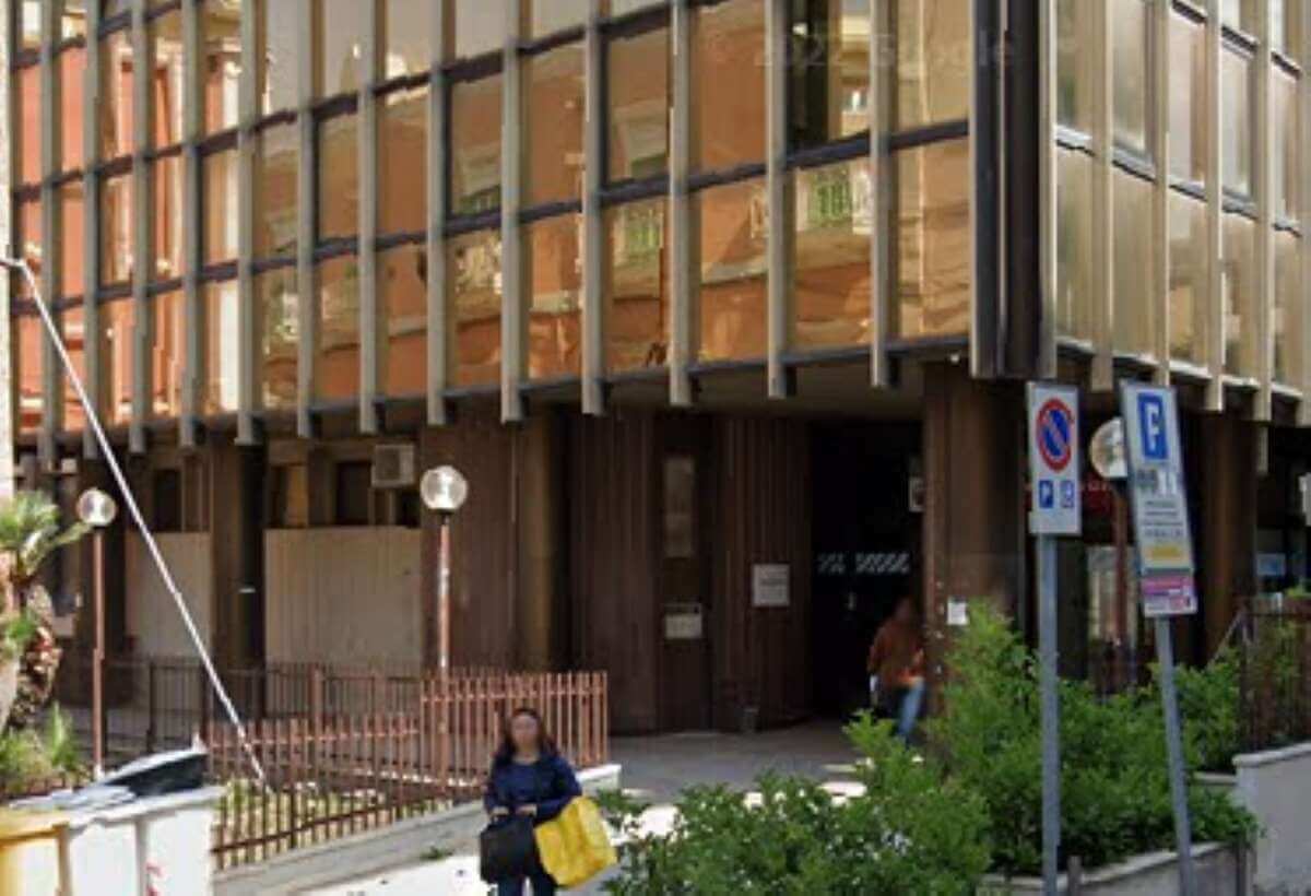 Tentata rapina a Molfetta, nel mirino la Monte dei Paschi di Siena: i due scappano a mani vuote