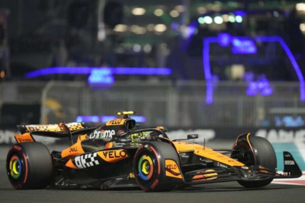 Galleria foto 'Formula 1, trionfo di Norris al Gp di Abu Dhabi: a McLaren il titolo costruttori' - foto 1