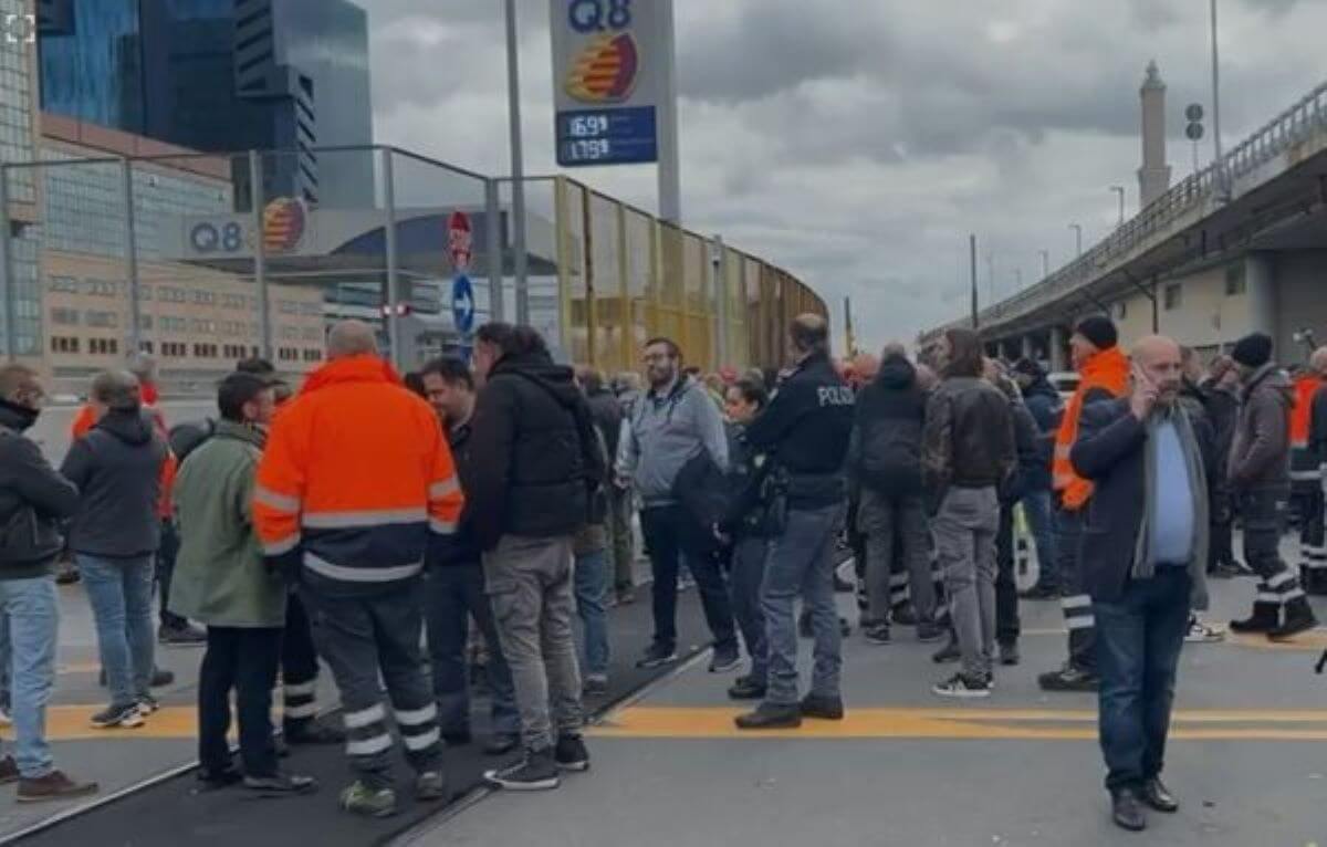 Incidente mortale al porto di Genova, operaio travolto da una ralla: perde la vita un 52enne