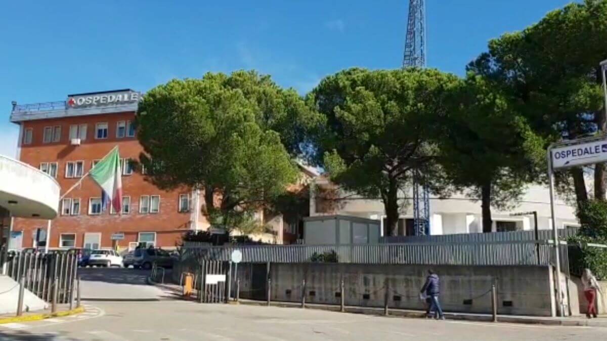 Caos all’ospedale di Melfi, l’appello: «No alla sperimentazione sulla pelle dei cittadini» Caos all’ospedale di Melfi, l’appello: «No alla sperimentazione sulla pelle dei cittadini»