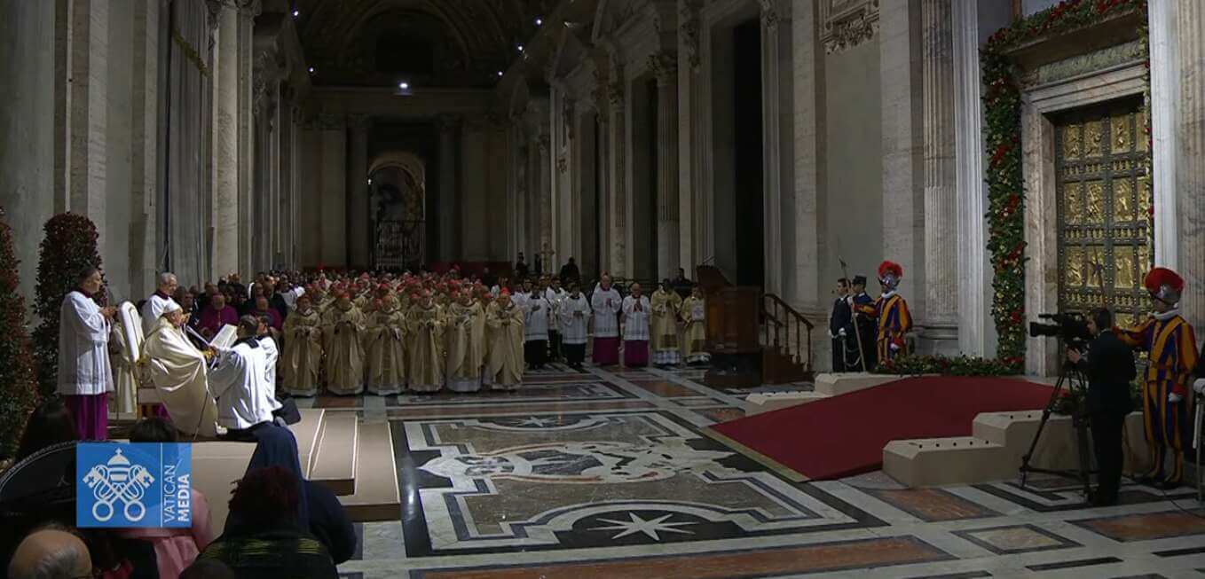Giubileo, papa Francesco apre la Porta Santa: «Un invito a una vita nuova» Giubileo, papa Francesco apre la Porta Santa: «Un invito a una vita nuova»