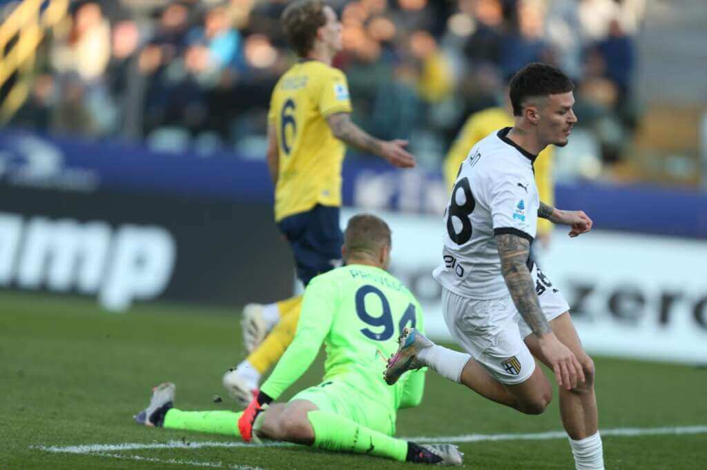 Galleria foto 'Serie A, la Lazio cade a Parma: biancocelesti sconfitti 3-1 al Tardini dopo 5 successi di fila' - foto 1