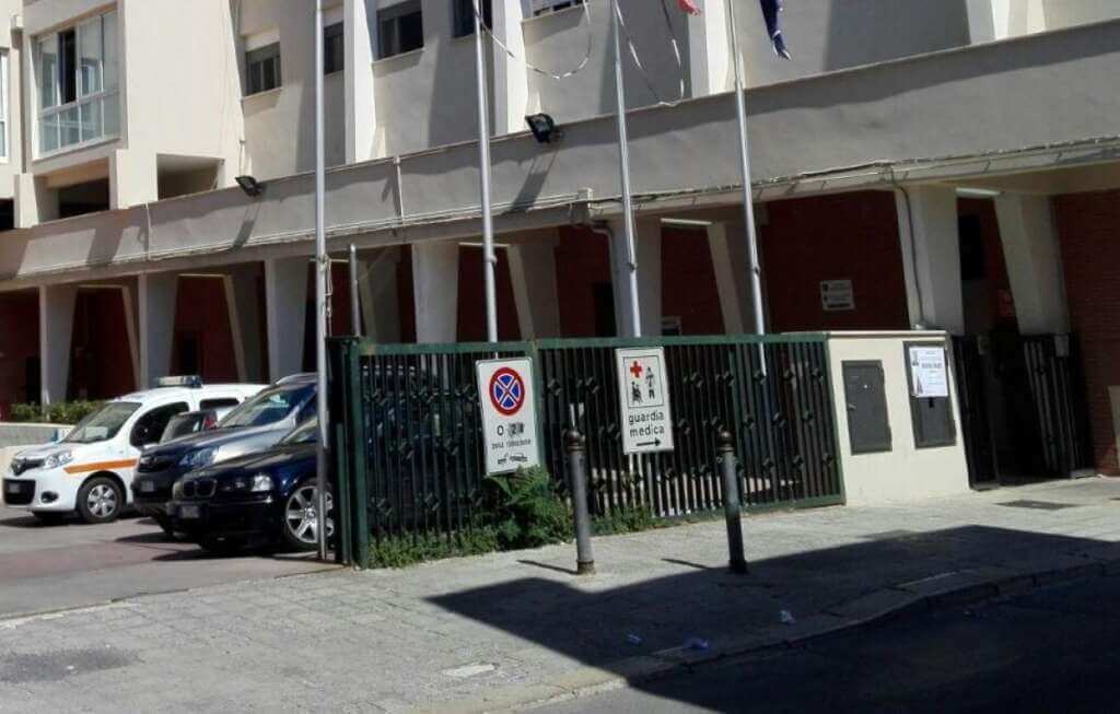 Galleria foto 'Sannicandro di Bari, fulmine sul Poliambulatorio: bruciata la cabina elettrica ma le visite continuano' - foto 1
