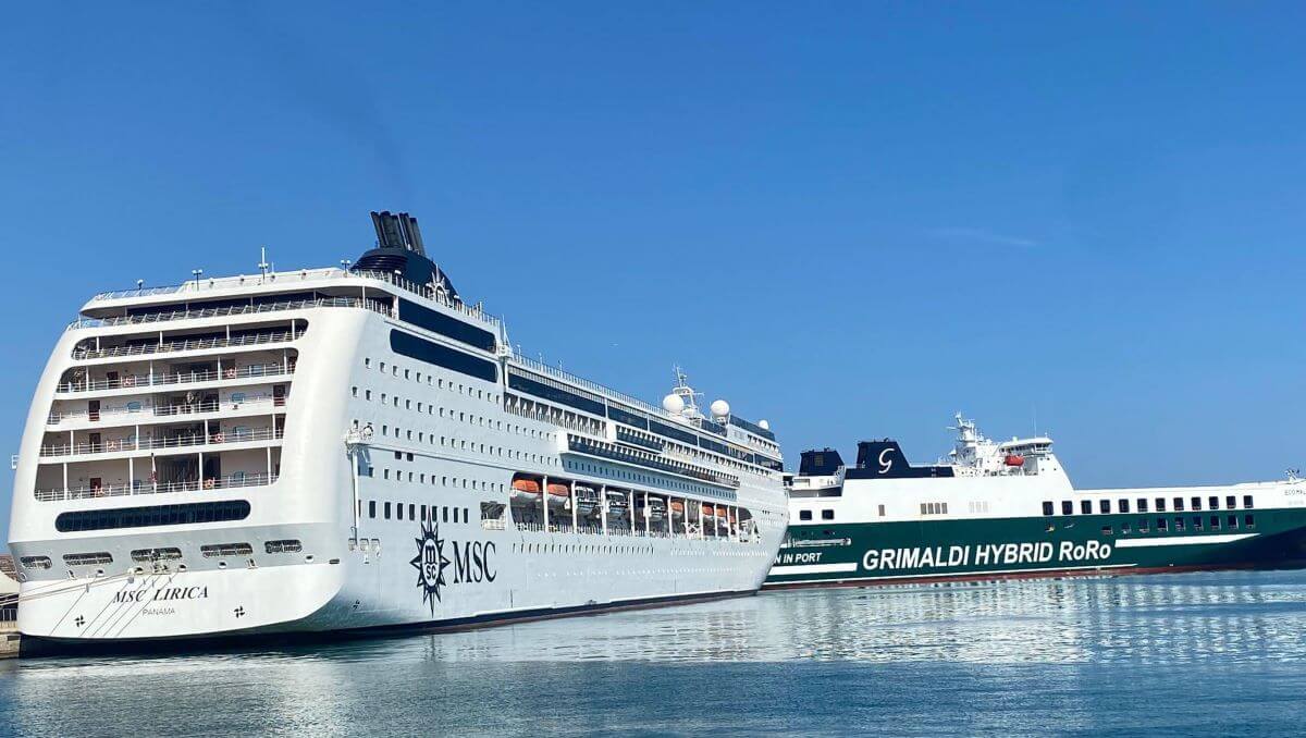 Porti, l’Authority ritocca i diritti a Bari e Brindisi per coprire il buco da 2,5 milioni Porti, l’Authority ritocca i diritti a Bari e Brindisi per coprire il buco da 2,5 milioni