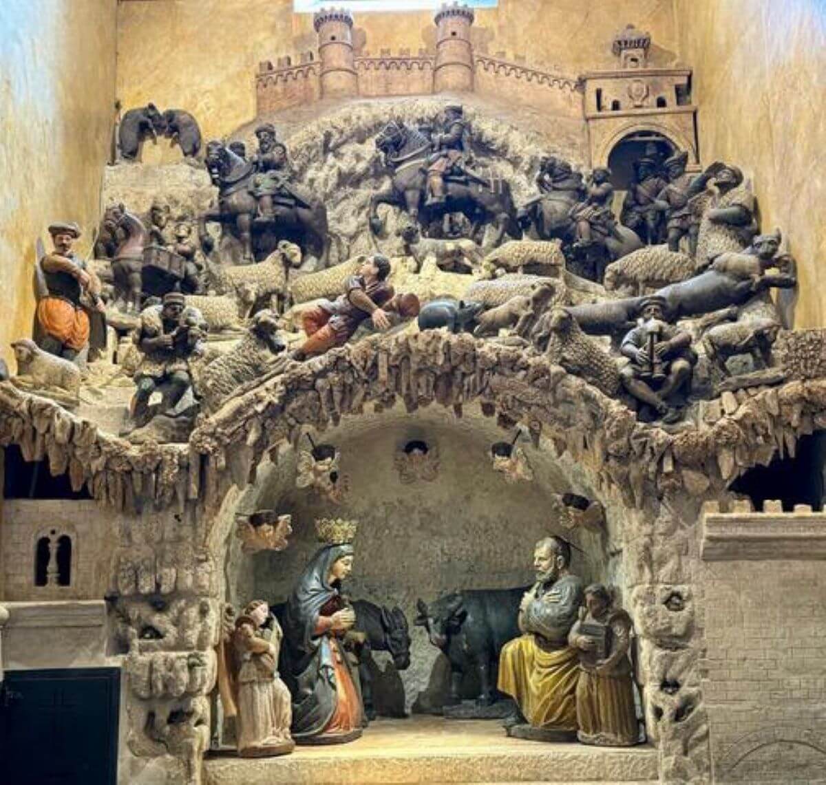 Altamura, nuova vita per il presepe cinquecentesco della Cattedrale: concluso il restauro