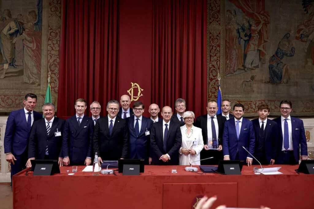 Galleria foto 'Loredana Capone, unica donna tra i presidenti dei Consigli regionali: «Questa foto dice tanto…»' - foto 1
