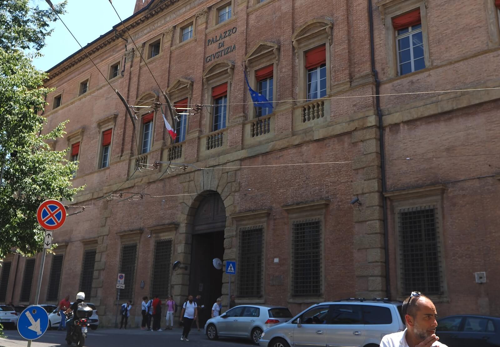 Bologna, cellula jihadista di under 30: due indagati non rispondono alle domande del gip Bologna, cellula jihadista di under 30: due indagati non rispondono alle domande del gip
