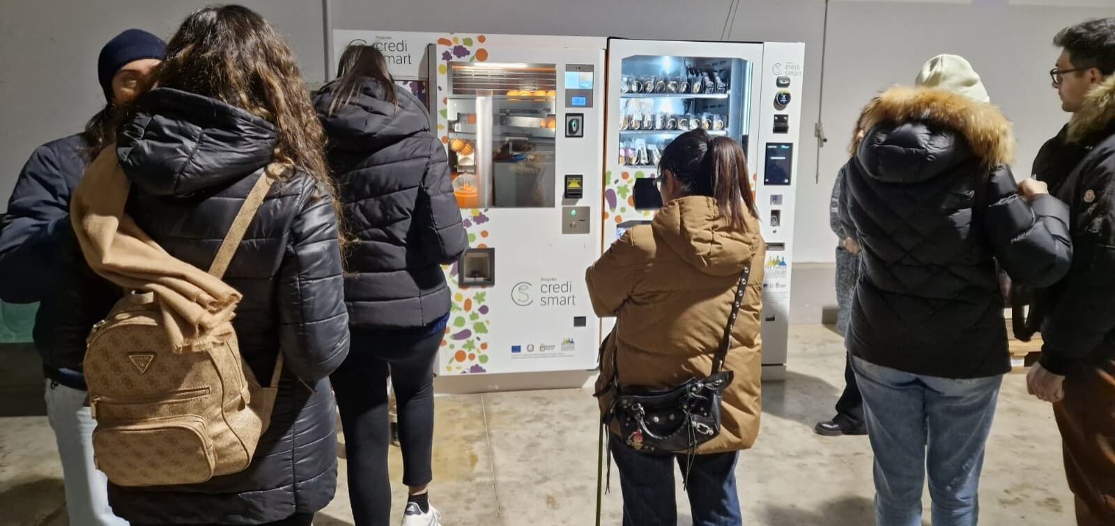 Distributori automatici di prodotti locali: dalla Puglia un prototipo per promuovere la filiera corta – VIDEO Distributori automatici di prodotti locali: dalla Puglia un prototipo per promuovere la filiera corta – VIDEO