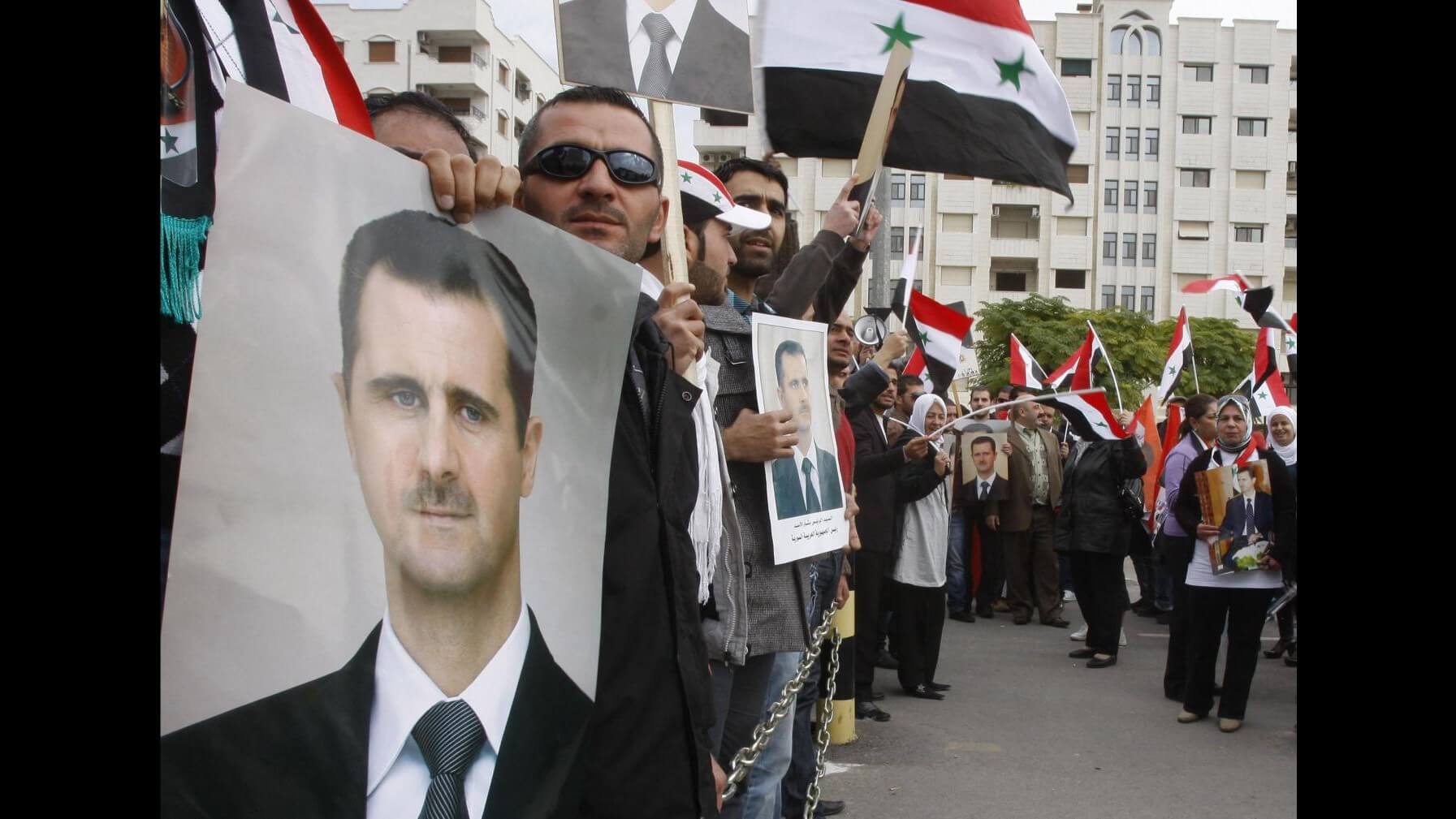 Siria, la Russia dà asilo al presidente: «Bashar al Assad è a Mosca con tutta la famiglia»