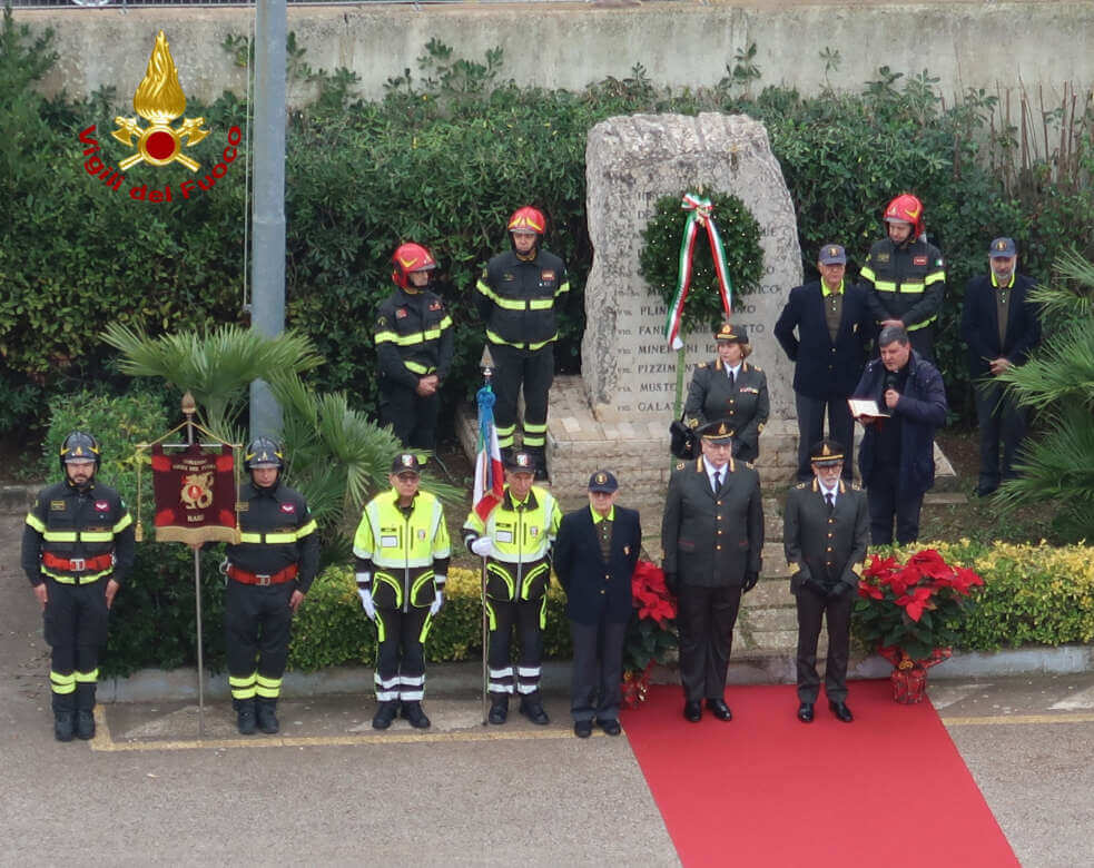 Galleria foto 'Bari, il 2024 dei vigili del fuoco: 12.800 interventi in un anno. La festa per Santa Barbara – FOTO' - foto 8