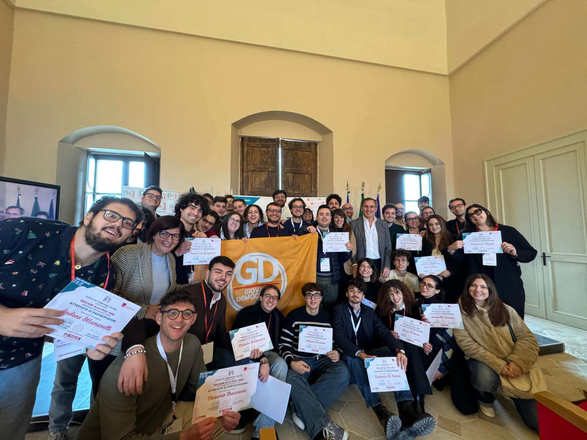 Melpignano, chiuso il primo appuntamento della scuola del Pd: «Formiamo la futura classe politica» – VIDEO Melpignano, chiuso il primo appuntamento della scuola del Pd: «Formiamo la futura classe politica» – VIDEO