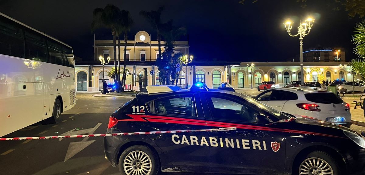 Brindisi, una valigia abbandonata fa scattare l’allarme bomba – FOTO