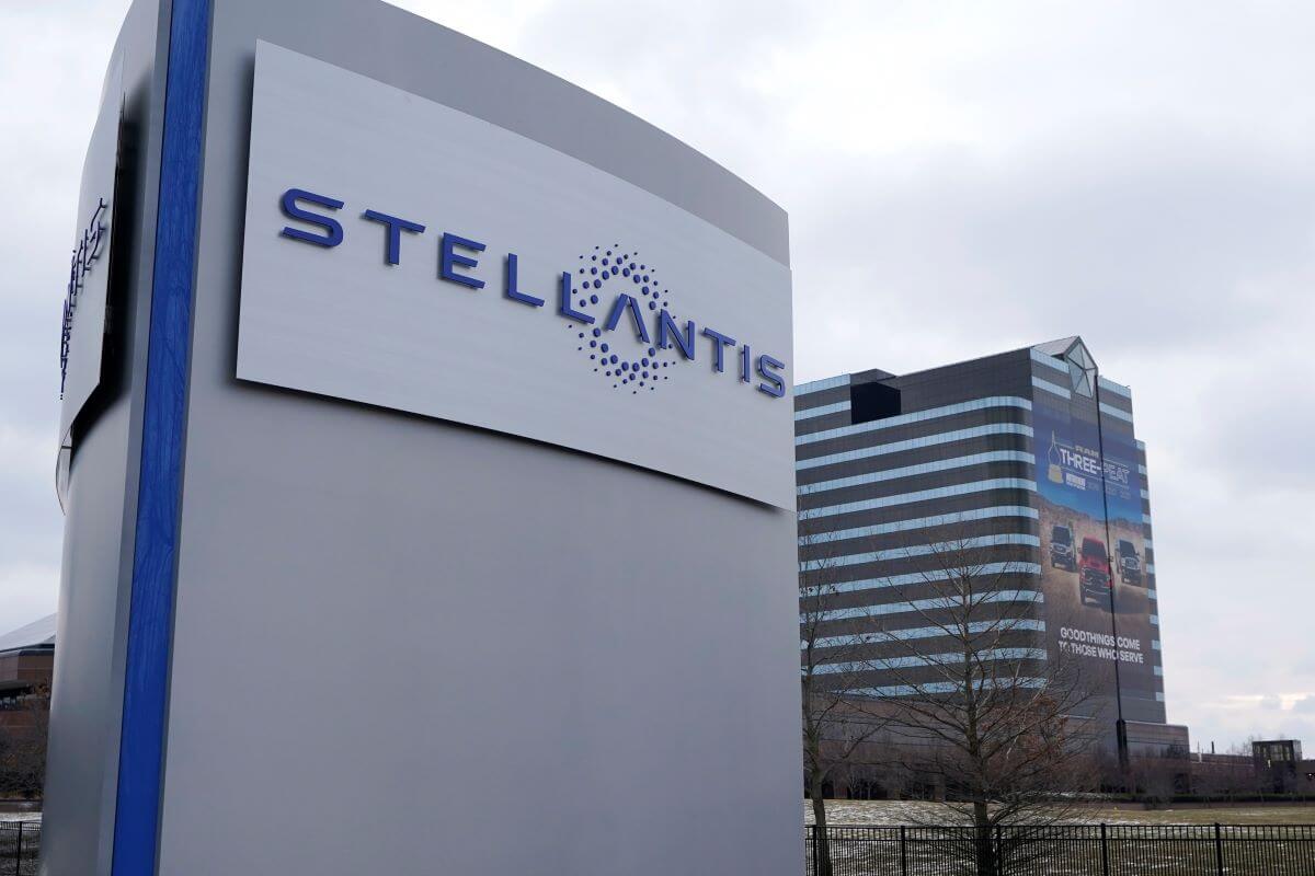 Crisi Stellantis, Mega (Cgil) lancia l’allarme: «A fine anno i licenziamenti arriveranno a 800» – L’INTERVISTA Crisi Stellantis, Mega (Cgil) lancia l’allarme: «A fine anno i licenziamenti arriveranno a 800» – L’INTERVISTA