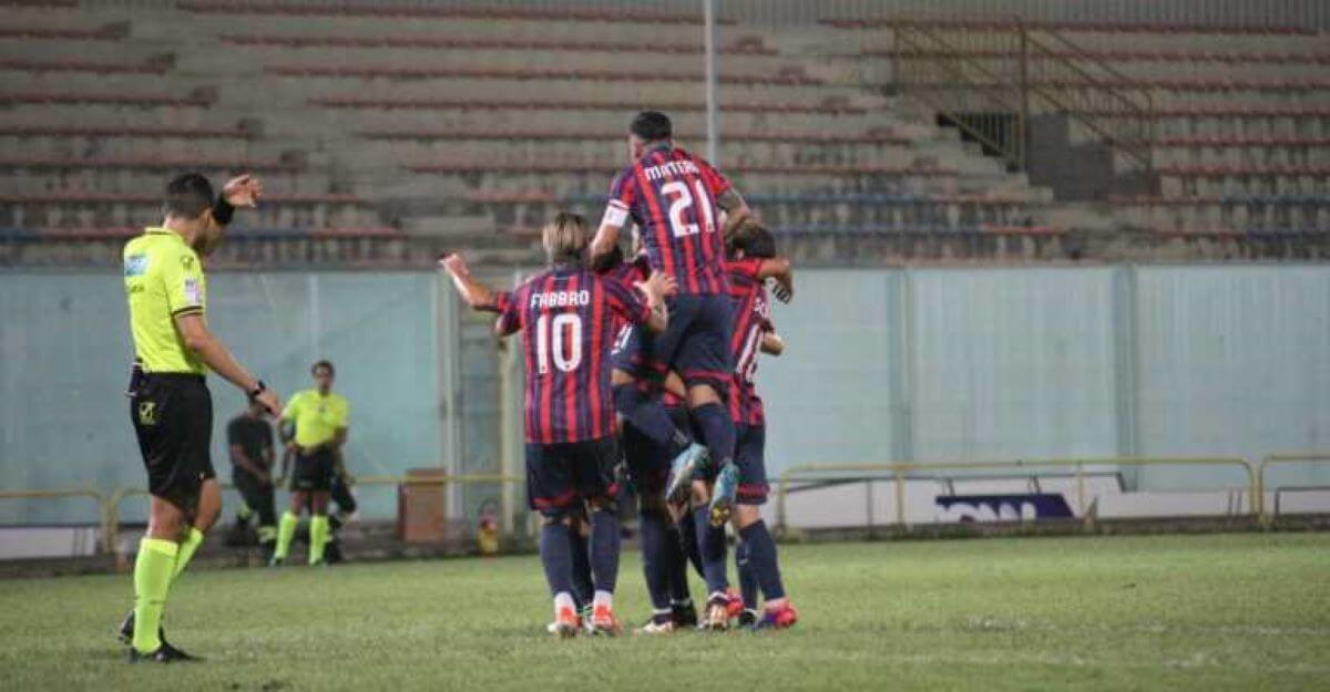Serie C, i calciatori del Taranto: «La misura è colma, forte preoccupazione per la situazione del club»