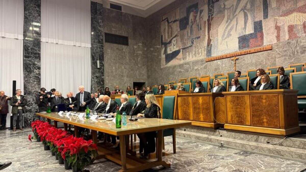 Bari, la “Toga d’oro” agli avvocati: «Un collegamento generazionale tra “anziani” e giovani» Bari, la “Toga d’oro” agli avvocati: «Un collegamento generazionale tra “anziani” e giovani»
