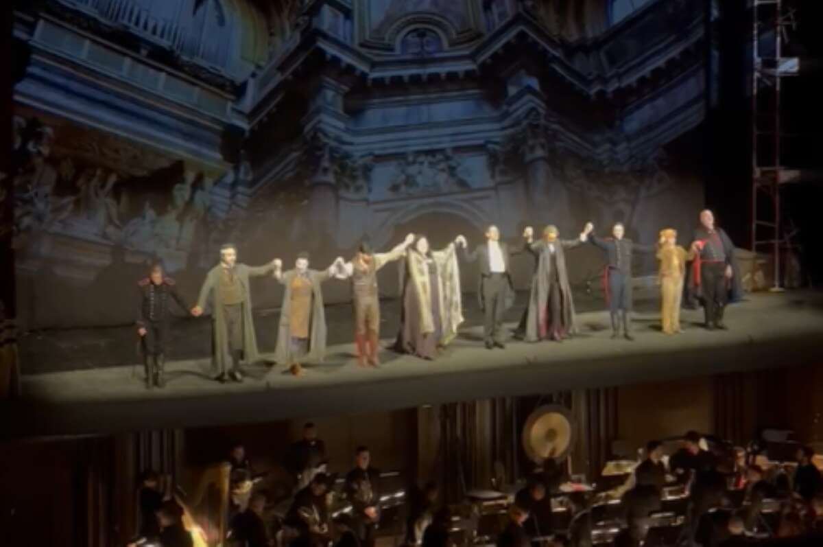 Grande successo per la “Tosca” al Petruzzelli: il pubblico applaude entusiasta – VIDEO