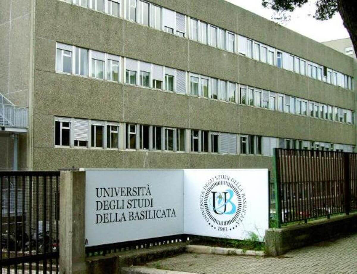 Tremila studenti persi in 10 anni: «Fermiamo il declino dell’Università della Basilicata» Tremila studenti persi in 10 anni: «Fermiamo il declino dell’Università della Basilicata»