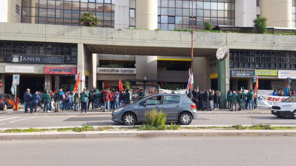 Bari, sciopera l’Automotive e l’industria. Le sigle: «Federmeccanica non rinnova i contratti» – VIDEO